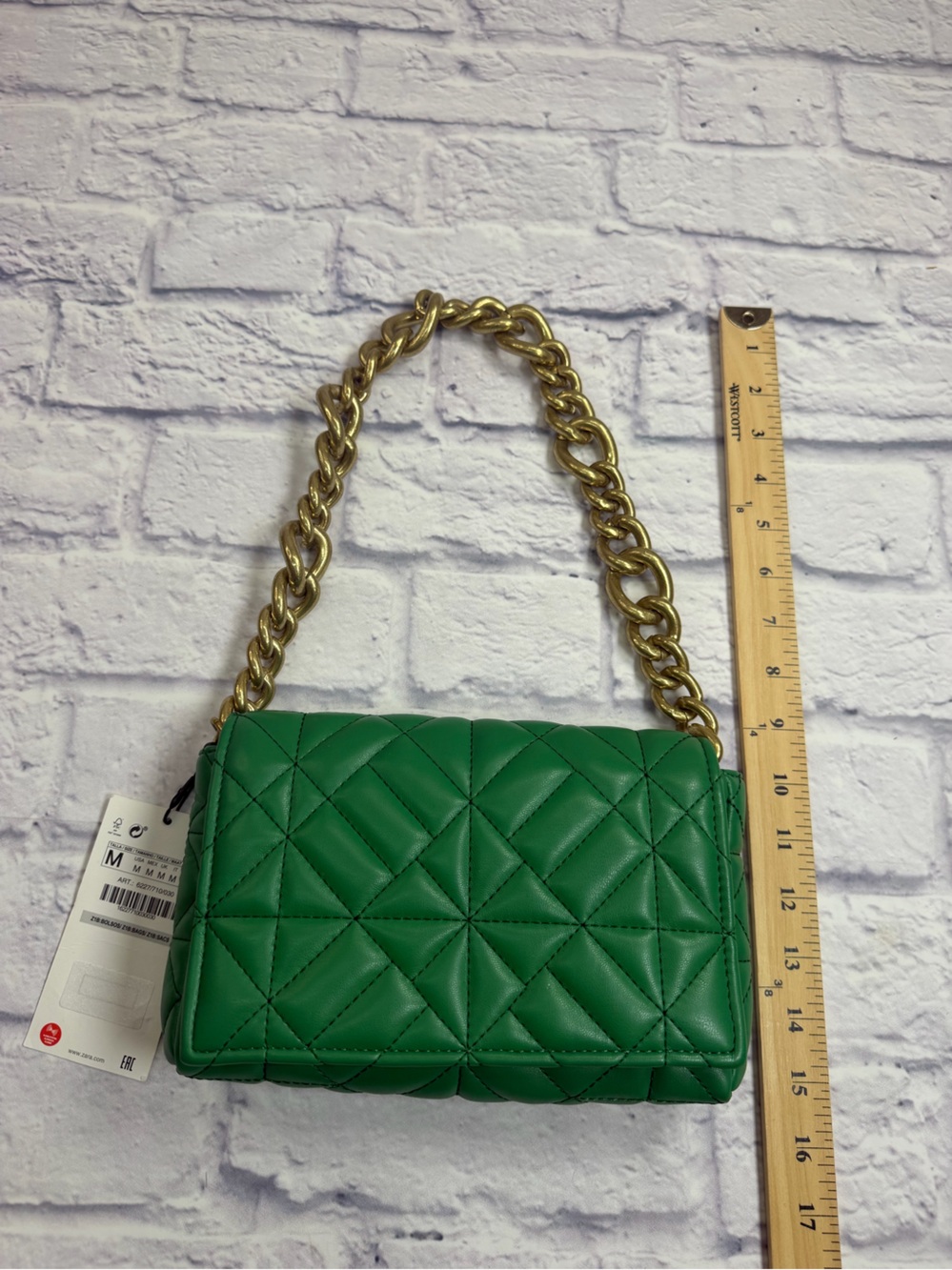 NWT Zara Green Quilted Shoulder Bag with Gold Chain Strap. Statement Bag. - Picture 5 of 8